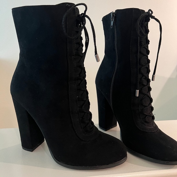 Carlos By Carlos Santana - Black Suede Boots - Size 7 - Picture 1 of 4